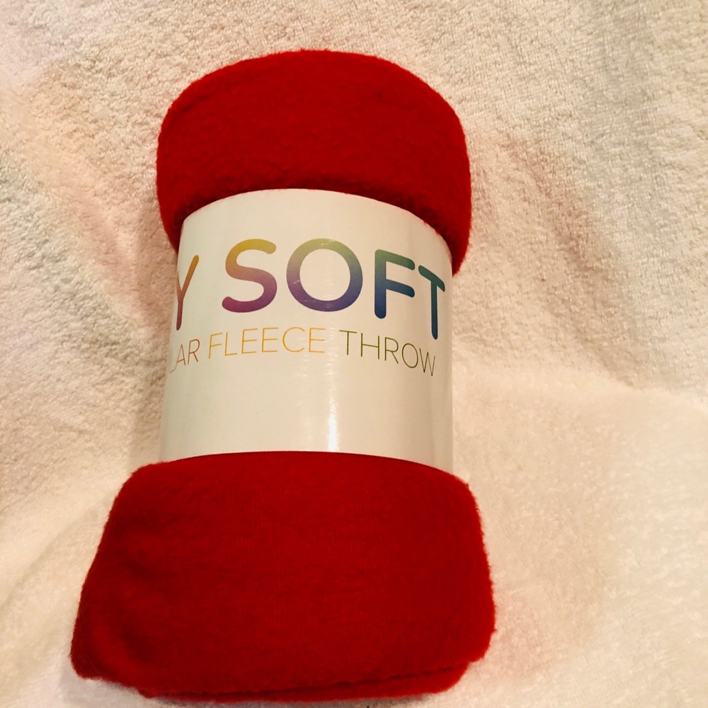 Red Fleece - Picture 2 of 5